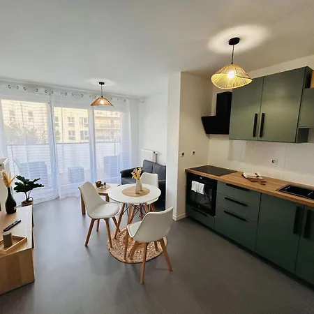 La Bezannes Parking Balcon * Reims