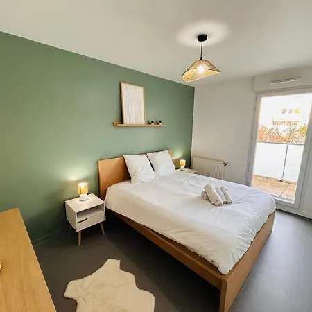 Apartment La Bezannes Parking Balcon Reims