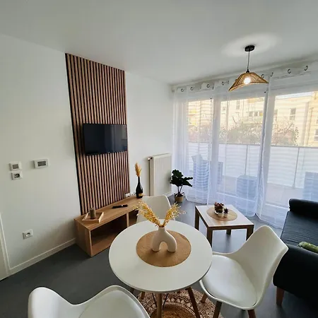 Apartment La Bezannes Parking Balcon Reims